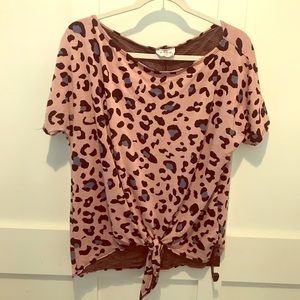 Leopard print short sleeve top